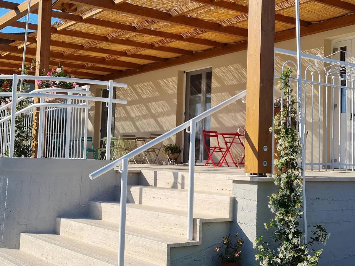 Gasthaus Le Bisceglie Albanella Exterior foto