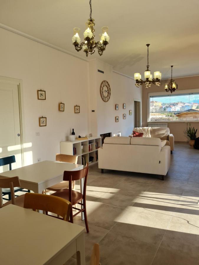 Gasthaus Le Bisceglie Albanella Exterior foto